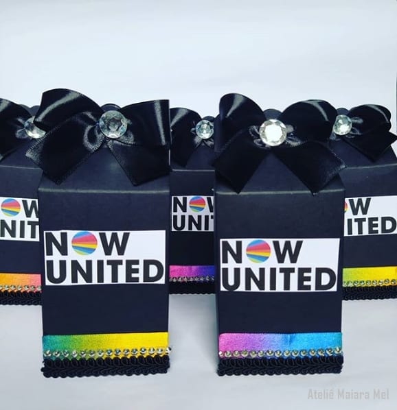 caixinha de luxo para lembrancinha Now United