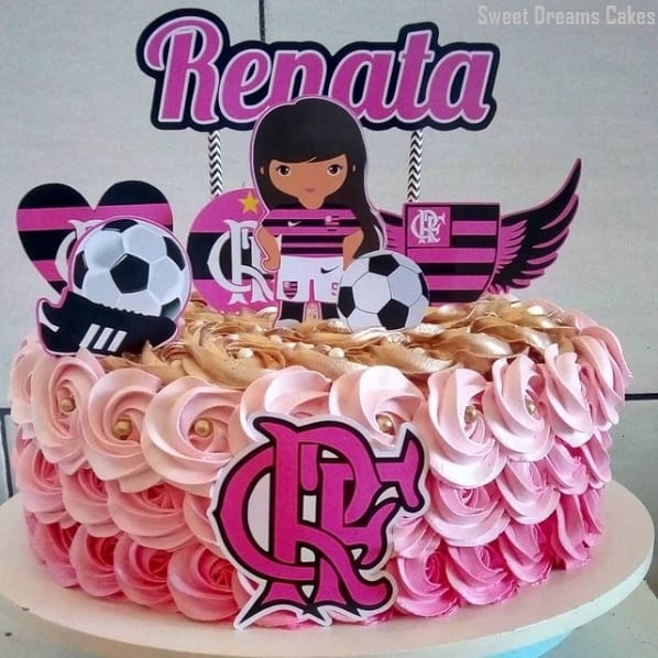 bolo do Flamengo rosa com topo personalizado
