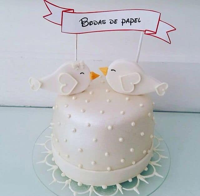 bolo bodas de papel com topo de passarinhos